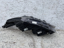 Laden Sie das Bild in den Galerie-Viewer, Frontscheinwerfer Kia Ceed 2021 92102 J7500 92102-J7500 LED Rechts Headlight