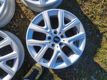 Laden Sie das Bild in den Galerie-Viewer, 4x Alufelge 17 Zoll 6.5" 5x112 39ET Silber 6856076 Audi Rim Wheel FEL4289197198ew