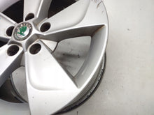 Laden Sie das Bild in den Galerie-Viewer, 1x Alufelge 16 Zoll 7.0" 5x112 45ET Glanz Silber 5L0601025E Seat I Yeti 5l FEL4245111719bo