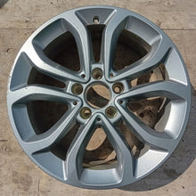 Laden Sie das Bild in den Galerie-Viewer, 1x Alufelge 17 Zoll 7.0&quot; 5x112 48,5ET A2054010200 Mercedes-Benz W205 Rim Wheel