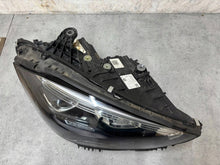 Laden Sie das Bild in den Galerie-Viewer, Frontscheinwerfer Mercedes-Benz W206 A2069068204 LED Rechts Headlight SCH6465795207pc