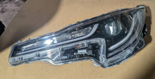 Laden Sie das Bild in den Galerie-Viewer, Frontscheinwerfer Toyota Corolla TUT706 Links Scheinwerfer Headlight SCH7396481525bk