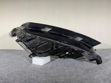 Laden Sie das Bild in den Galerie-Viewer, Frontscheinwerfer Skoda Octavia IV 5E4941016 LED Rechts Scheinwerfer Headlight SCH9629631798mb