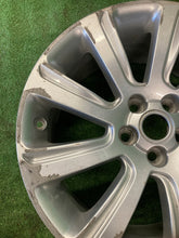 Load image into Gallery viewer, 1x Alufelge 18 Zoll 8.0&quot; 5x108 45ET FK72-1007-BC Land Rover Rim Wheel