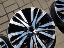 Load image into Gallery viewer, 1x Alufelge 17 Zoll 7.0&quot; 4x100 40ET Schwarz 403008893R Renault Captur Clio 1