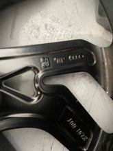 Load image into Gallery viewer, 1x Alufelge 21 Zoll 9.5" 5x112 36ET Glanz Schwarz 4KE601025A Audi E-Tron FEL4769531975ov