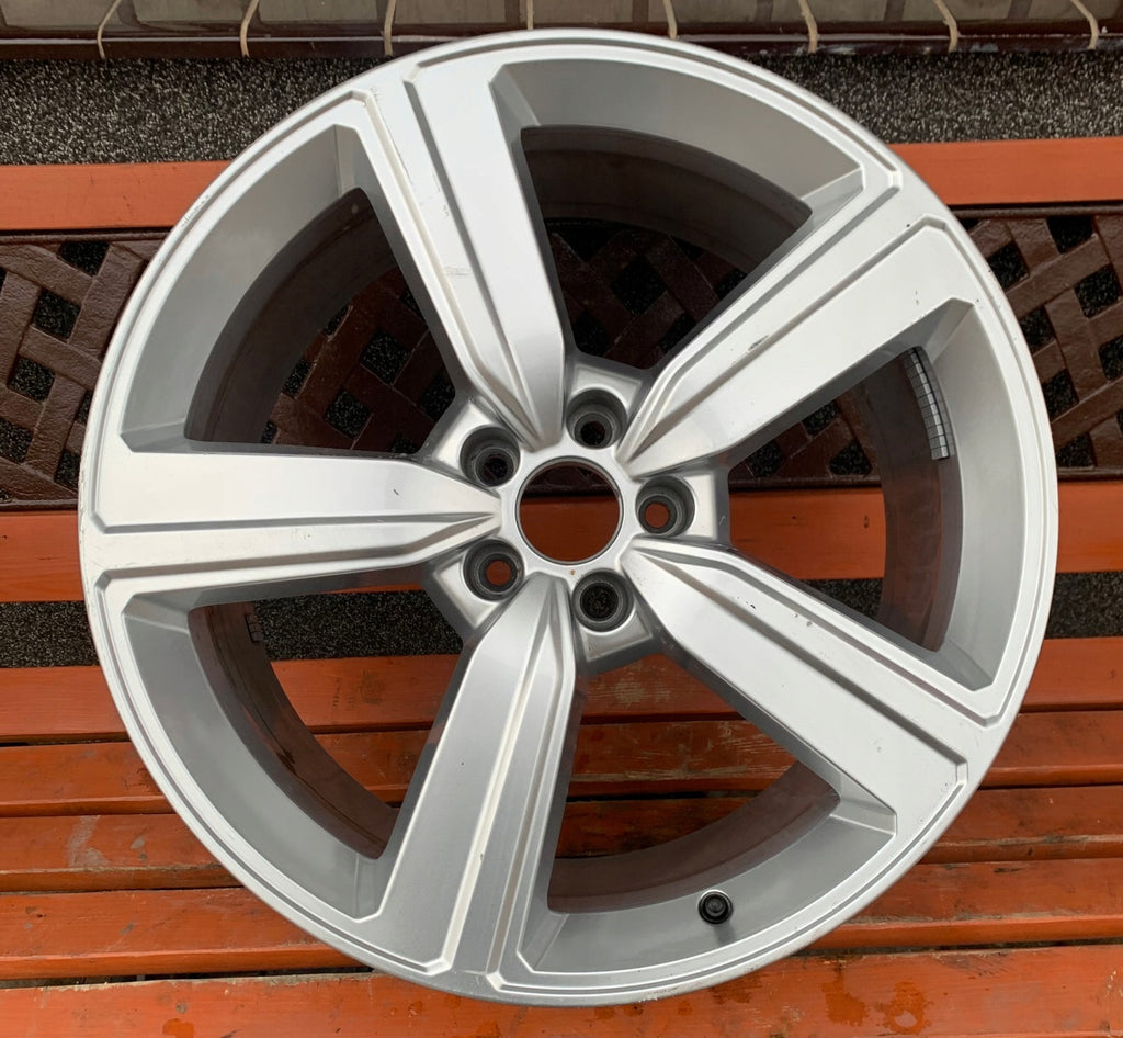 1x Alufelge 20 Zoll 9.0" 5x112 38ET Glanz Silber 4KE601025S Audi E-Tron