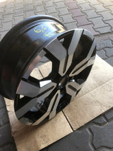 Load image into Gallery viewer, 1x Alufelge 17 Zoll 6.5&quot; 5x114.3 50ET Glanz Schwarz 403005180R Dacia Duster