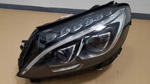 Laden Sie das Bild in den Galerie-Viewer, Frontscheinwerfer Mercedes-Benz A2059063104 Links Scheinwerfer Headlight SCH2090636383ul