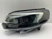 Laden Sie das Bild in den Galerie-Viewer, Frontscheinwerfer Opel Vivaro C Zafira Life 9832837680 Links Headlight