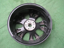 Laden Sie das Bild in den Galerie-Viewer, 1x Alufelge 18 Zoll 7.0" 5x114.3 45ET Glanz Grau 9965787080 Mazda Cx30 Cx-30 FEL3563827333lm