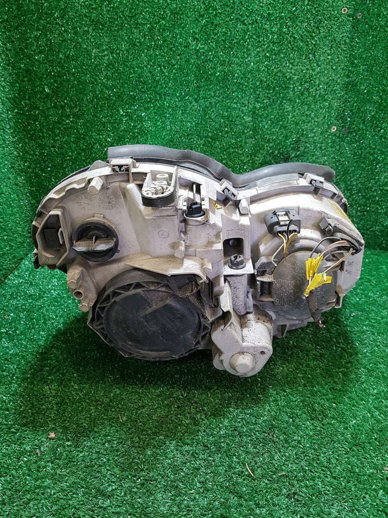 Frontscheinwerfer Mercedes-Benz W203 030116627715XXX Xenon Rechts oder Links SCH8808503646rg