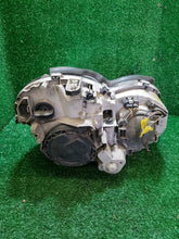 Laden Sie das Bild in den Galerie-Viewer, Frontscheinwerfer Mercedes-Benz W203 030116627715XXX Xenon Rechts oder Links SCH8808503646rg