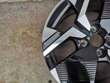 Laden Sie das Bild in den Galerie-Viewer, 1x Alufelge 17 Zoll 6.5" 4x108 32ET Peugeot 208 Rim Wheel FEL9063255219kd