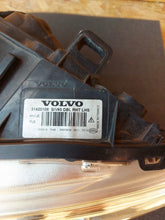 Load image into Gallery viewer, Frontscheinwerfer Volvo S60 II V60 I 31420108 Xenon Rechts oder Links SCH5802413380nf