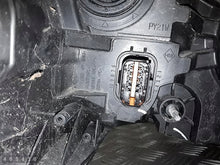 Laden Sie das Bild in den Galerie-Viewer, Frontscheinwerfer Opel Vivaro 260603220 Links Scheinwerfer Headlight SCH4072046053pv