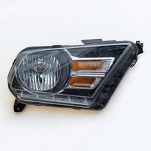 Laden Sie das Bild in den Galerie-Viewer, Frontscheinwerfer Ford AR33-13005 Rechts Scheinwerfer Headlight