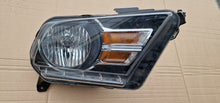 Laden Sie das Bild in den Galerie-Viewer, Frontscheinwerfer Ford AR33-13005 Rechts Scheinwerfer Headlight