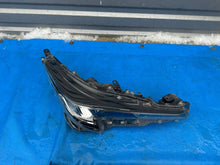 Laden Sie das Bild in den Galerie-Viewer, Frontscheinwerfer Toyota Corolla OOR3018 Rechts Scheinwerfer Headlight SCH2918774189mm
