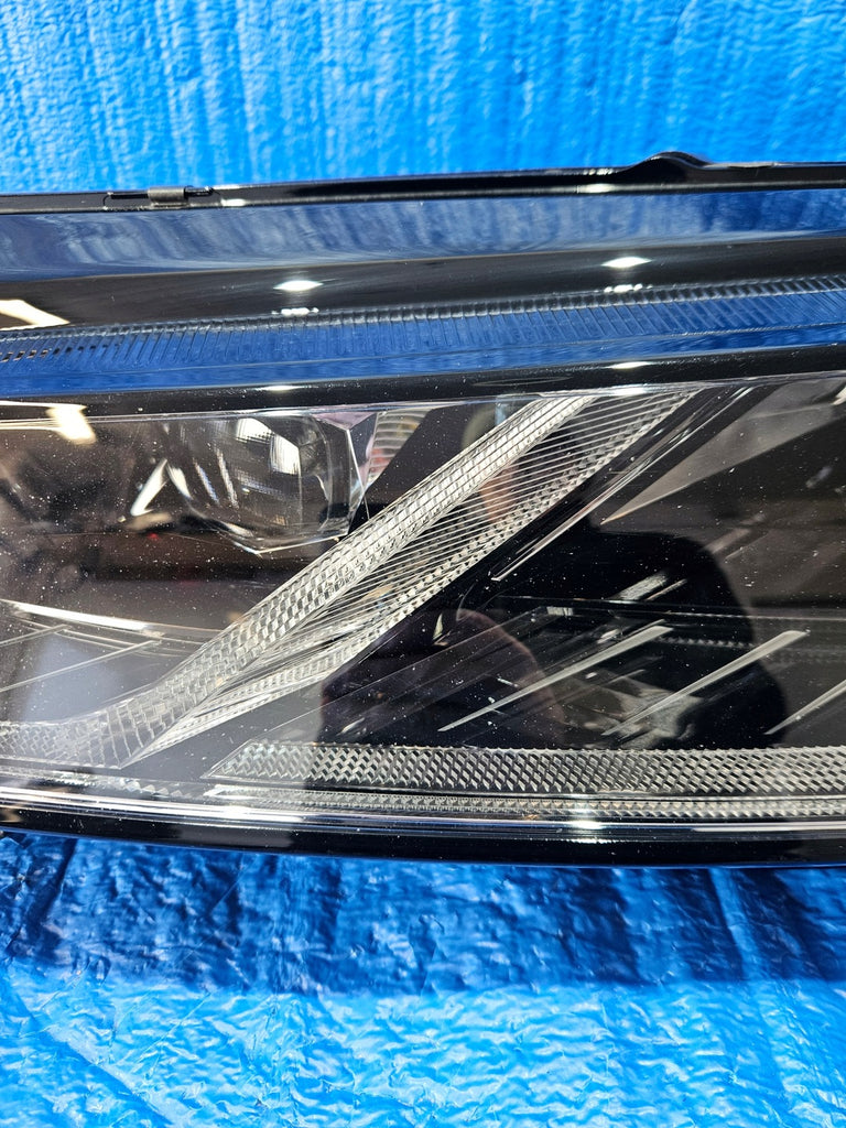 Frontscheinwerfer Skoda Octavia IV 5E4941015A LED Links Scheinwerfer Headlight SCH6214891480an