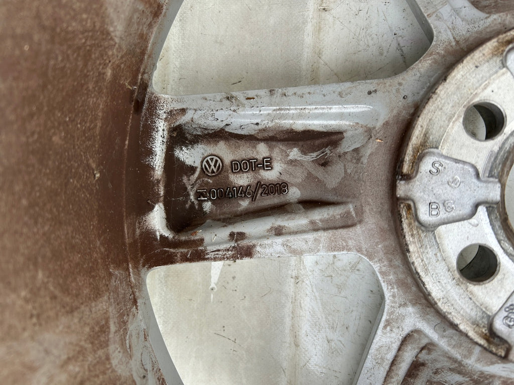 1x Alufelge 17 Zoll 6.5" 5x112 39ET 2GM601025A VW T-Cross Rim Wheel