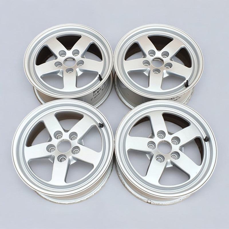 4x Alufelge 16 Zoll 7.0" 5x112 35ET Glanz Silber 8W0601025 Audi A4 B9 Rim Wheel