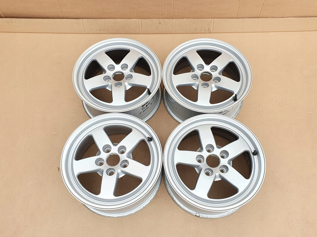 4x Alufelge 16 Zoll 7.0" 5x112 35ET Glanz Silber 8W0601025 Audi A4 B9 Rim Wheel