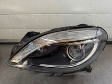 Laden Sie das Bild in den Galerie-Viewer, Frontscheinwerfer Mercedes-Benz A2468207161 Xenon Ein Stück (Rechts oder Links) SCH4178183441an