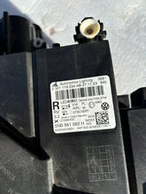 Laden Sie das Bild in den Galerie-Viewer, Frontscheinwerfer VW Tiguan 5NB941082H Rechts Scheinwerfer Headlight