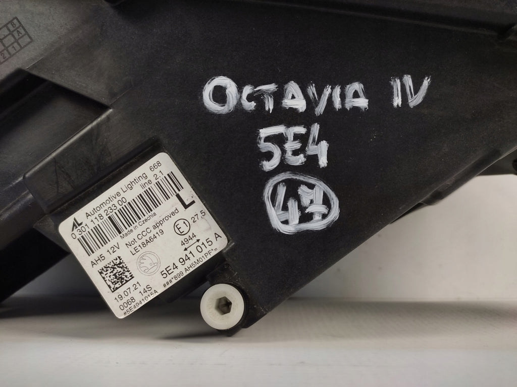 Frontscheinwerfer Skoda Octavia IV 5E4941015A Full LED Links Headlight SCH2332940139xu