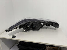 Load image into Gallery viewer, Frontscheinwerfer Toyota Corolla 81150-02X10 LED Ein Stück (Rechts oder Links)