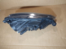 Load image into Gallery viewer, Frontscheinwerfer Skoda Superb III Xenon Links Scheinwerfer Headlight