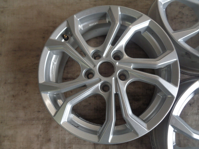 4x Alufelge 16 Zoll 6.5" 5x114.3 41ET Silber Hyundai I Rim Wheel FEL4208466245mc