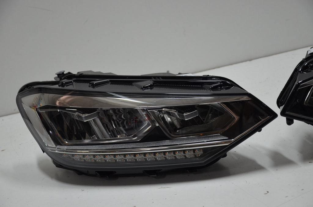 Frontscheinwerfer VW Touran Ein Stück (Rechts oder Links) Scheinwerfer Headlight