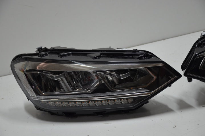 Frontscheinwerfer VW Touran Ein Satz Scheinwerfer Headlight SCH2055128020xj