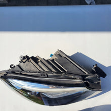 Laden Sie das Bild in den Galerie-Viewer, Frontscheinwerfer Mercedes-Benz Gle W166 1669062203 Rechts Headlight SCH7510938412ia