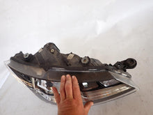 Laden Sie das Bild in den Galerie-Viewer, Frontscheinwerfer Seat Ibiza 6F1941016A Rechts Scheinwerfer Headlight