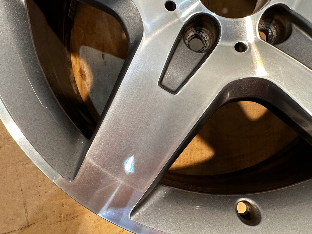 1x Alufelge 18 Zoll 7.0" 5x112 46ET A1564010500 Mercedes-Benz Gla Amg Rim Wheel FEL4566003685pr