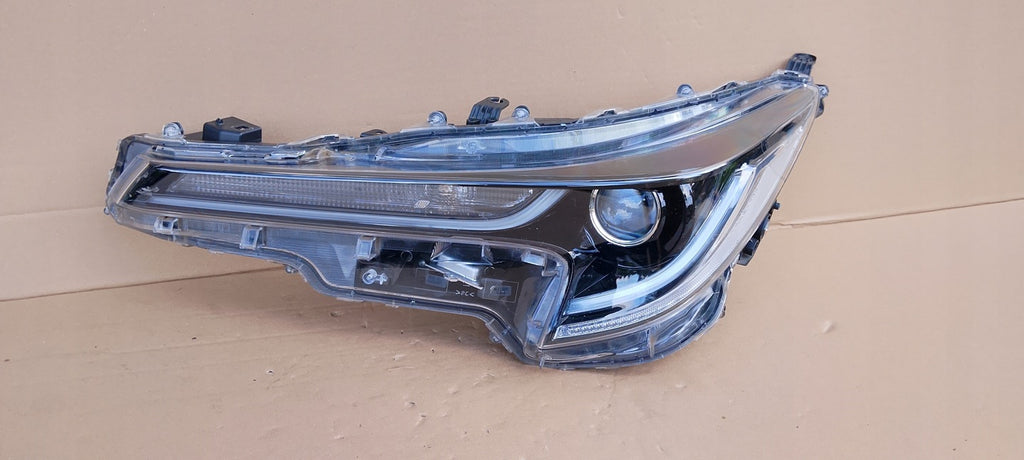 Frontscheinwerfer Toyota Corolla 81150-02S70 L463838 LED Rechts oder Links