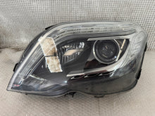 Laden Sie das Bild in den Galerie-Viewer, Frontscheinwerfer Mercedes-Benz X204 W204 A2048201539 Xenon Links Headlight SCH6972995029ns