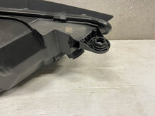 Laden Sie das Bild in den Galerie-Viewer, Frontscheinwerfer Audi Q5 80A941043 Links Scheinwerfer Headlight