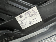 Load image into Gallery viewer, Frontscheinwerfer Mercedes-Benz Vito W447 A4479063301 Rechts Headlight