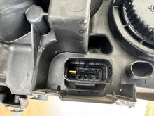 Laden Sie das Bild in den Galerie-Viewer, Frontscheinwerfer Opel Corsa F 39162648 354261827 Links Scheinwerfer Headlight SCH5647909936lw