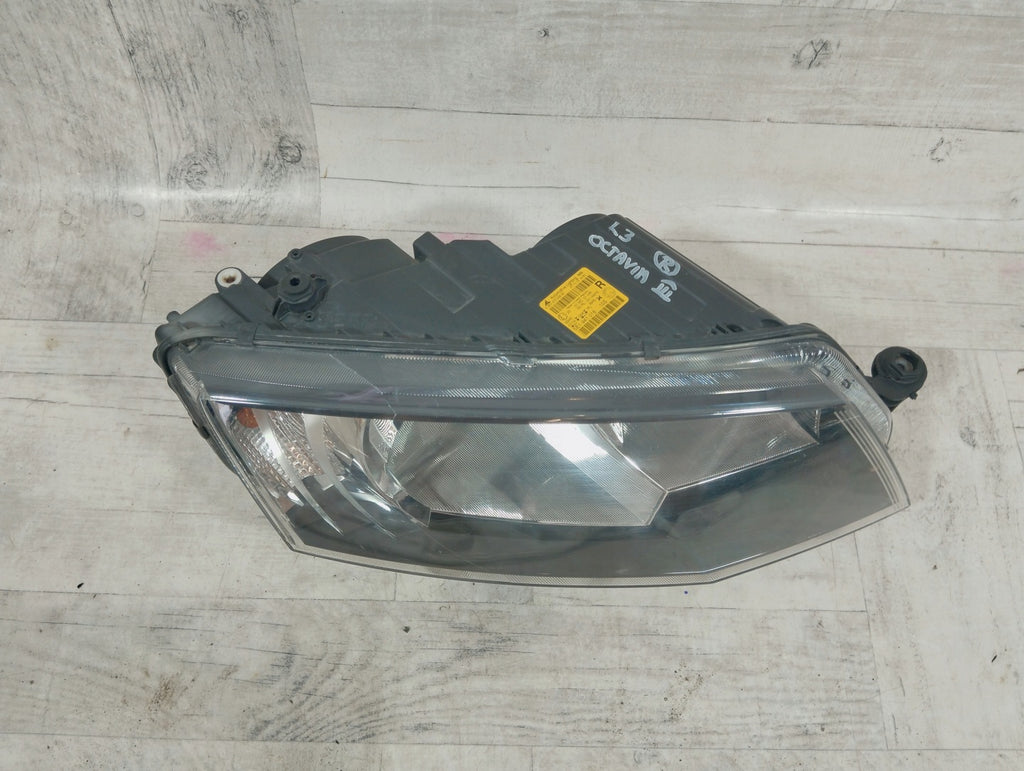 Frontscheinwerfer Skoda Octavia III 5E1941016 Rechts Scheinwerfer Headlight SCH1080068559nc