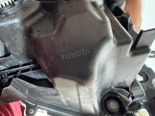 Load image into Gallery viewer, Frontscheinwerfer Toyota 4 Yaris GRG29081408 Ein Stück (Rechts oder Links)
