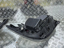 Laden Sie das Bild in den Galerie-Viewer, Frontscheinwerfer Mercedes-Benz Sprinter A9068200261 Ein Satz Headlight SCH8276412977mx