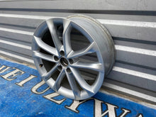 Laden Sie das Bild in den Galerie-Viewer, 1x Alufelge 18 Zoll 8V0601025R Audi A3 Rim Wheel