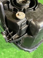 Load image into Gallery viewer, Frontscheinwerfer Toyota Yaris Links Scheinwerfer Headlight