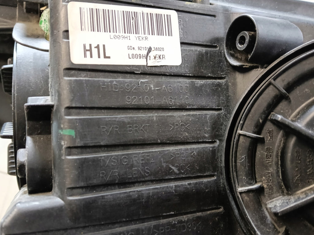 Frontscheinwerfer Hyundai I30 Links Scheinwerfer Headlight SCH6681387729ld
