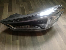 Laden Sie das Bild in den Galerie-Viewer, Frontscheinwerfer Hyundai Tucson D7921-21C10 FULL LED Links Headlight